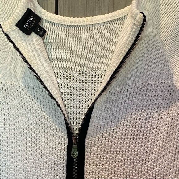 Nicole by Nicole Miller Cream Sweater w/ zipper detail XS - Picture 4 of 7